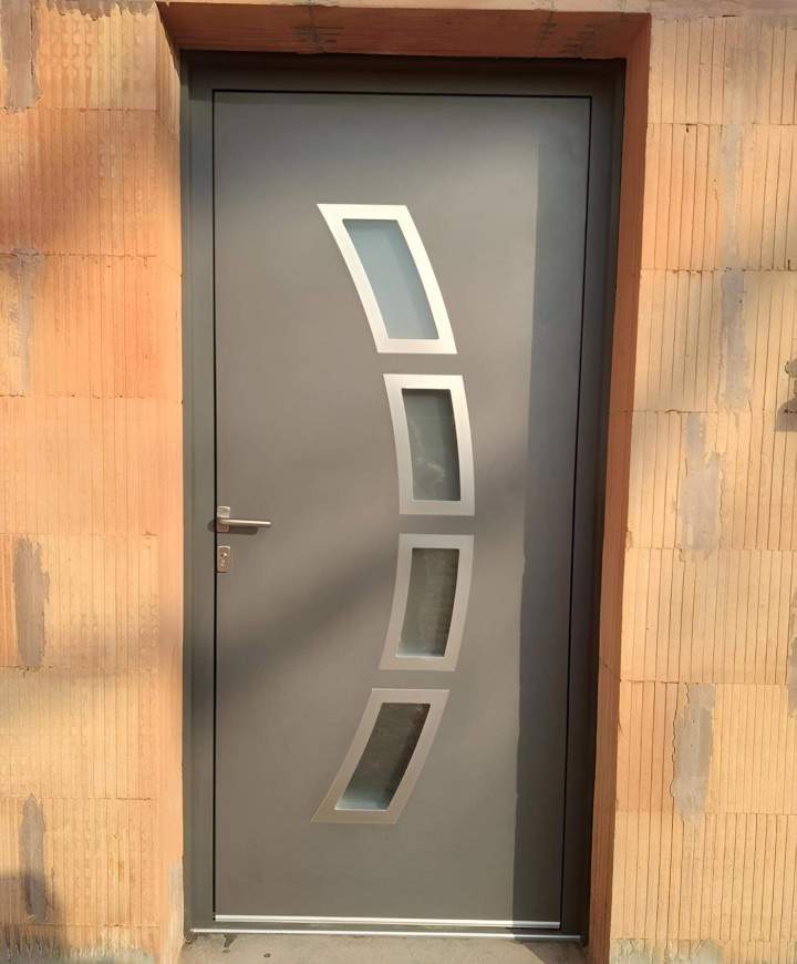 Pose de porte d’entrée Lons-le-Saunier
