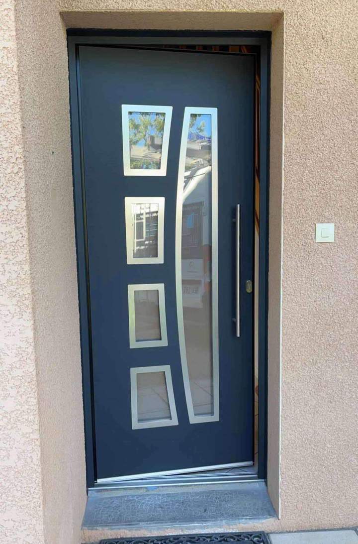 Pose de porte d’entrée Lons-le-Saunier