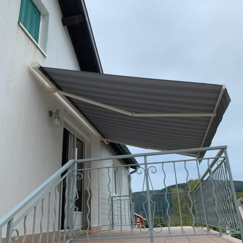 Installation de store pour plus d'ombre